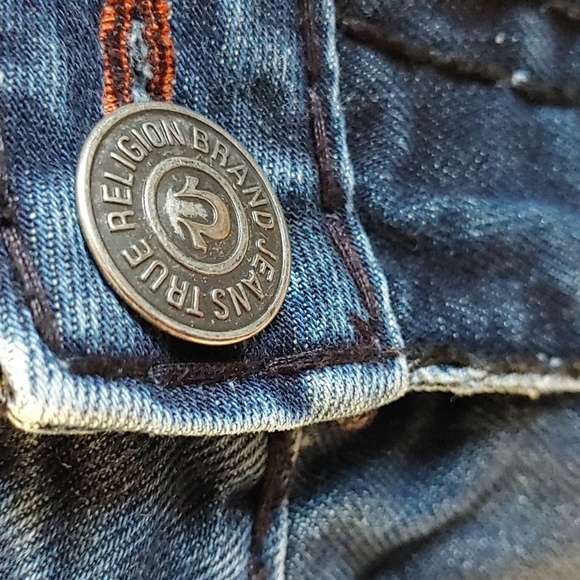 True Religion Mens Ricky Straight Leg Distressed Jeans with Flap, Style M859NWY1 - Picture 3 of 16